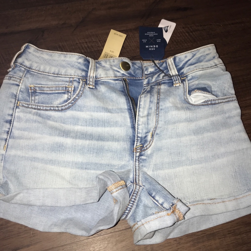 BNWT AE shorts 😍😍
